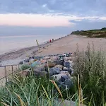 Meereszauber - Wo Urlaub Wellen Schlaegt & Herzen Leuchten - Dein Sonniger & Ruhiger Ankerplatz, An Dem Sich Steilkueste, & Ostseeblick Vereinen Apartmán