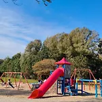 Meereszauber - Wo Urlaub Wellen Schlaegt & Herzen Leuchten - Dein Sonniger & Ruhiger Ankerplatz, An Dem Sich Steilkueste, & Ostseeblick Vereinen *