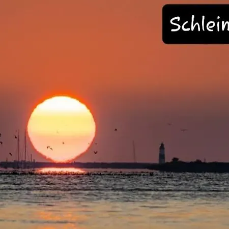 Meereszauber - Wo Urlaub Wellen Schlaegt & Herzen Leuchten - Dein Sonniger & Ruhiger Ankerplatz, An Dem Sich Steilkueste, & Ostseeblick Vereinen
